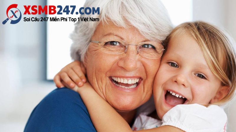 Bà cười trong mơ là một điềm lành