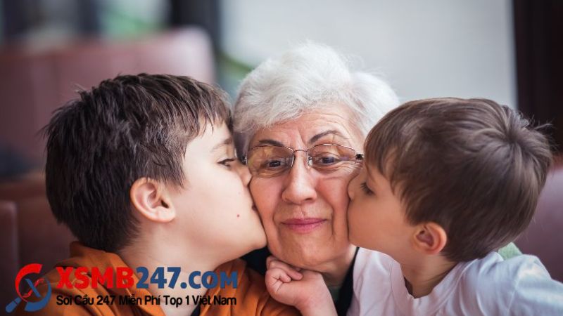 Giấc mơ thấy bà mang đến nhiều điềm báo